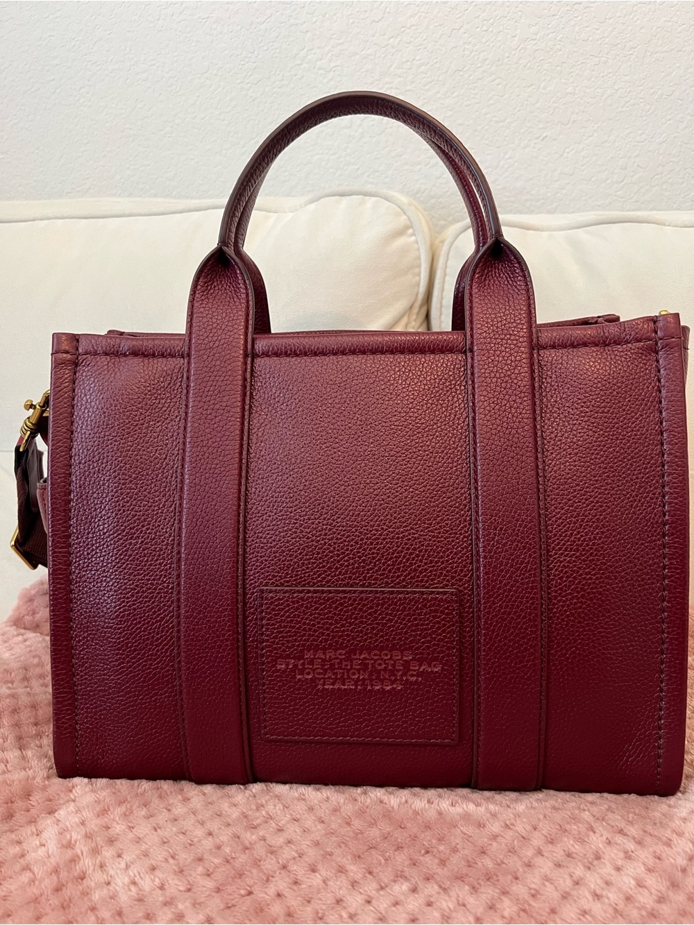 Marc Jacobs The ToteBag Pebbled Leather Tote - Medium Size - Picture 2 of 11